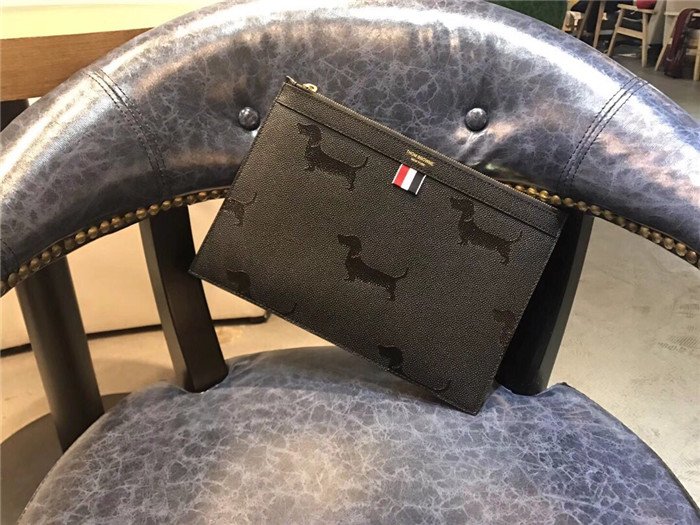  Thom Browne 톰브라운 클러치 TB501170 신상