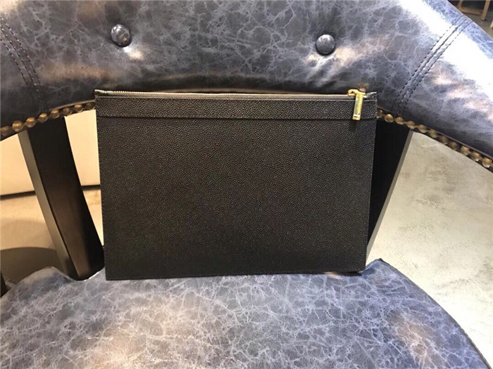  Thom Browne 톰브라운 클러치 TB501170 신상