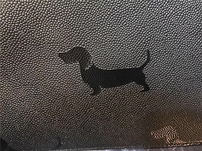  Thom Browne 톰브라운 클러치 TB501170 신상