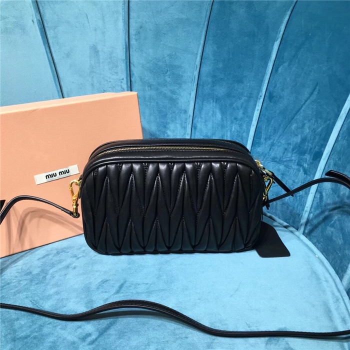 미우미우 미니 카메라백 5BH539-3 2020/신상