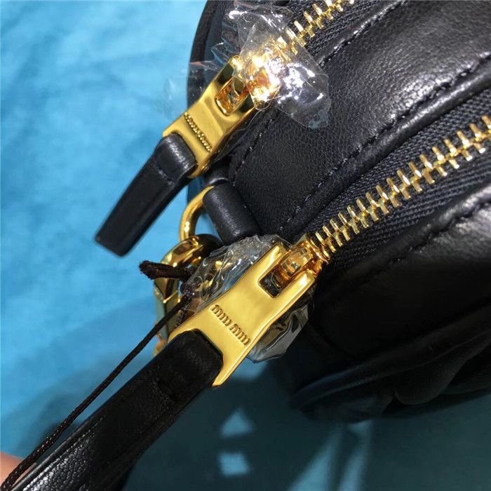 미우미우 미니 카메라백 5BH539-3 2020/신상