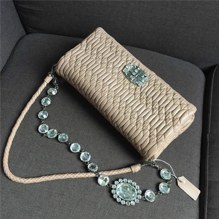 미우미우 숄더백 5BD233-2 신상