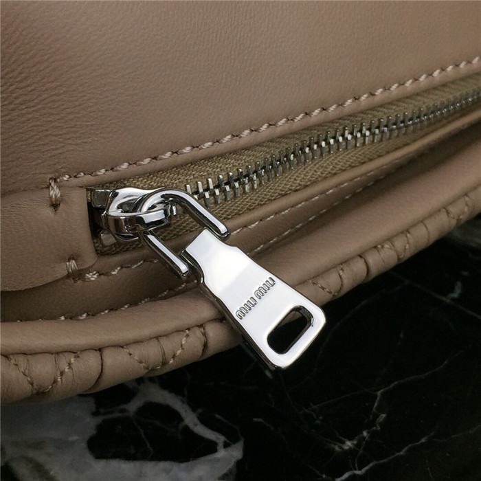 미우미우 숄더백 5BD233-2 신상