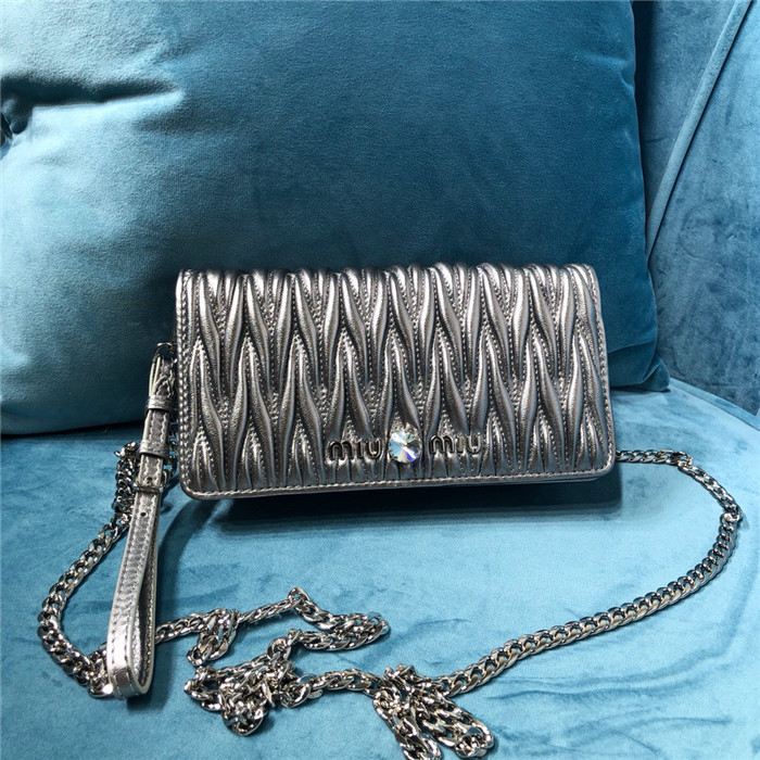 미우미우 체인숄더백 5ZH029-2 2020/신상