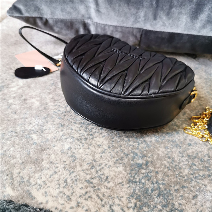 미우미우 하트 숄더백 5BH166-1 2020신상