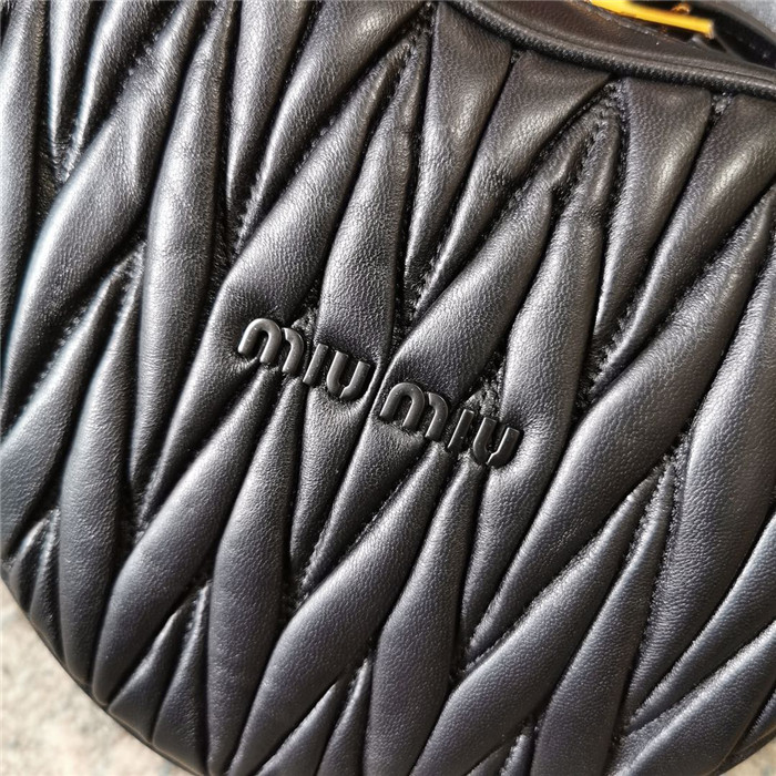 미우미우 하트 숄더백 5BH166-1 2020신상