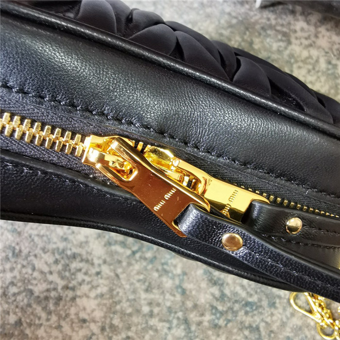 미우미우 하트 숄더백 5BH166-1 2020신상