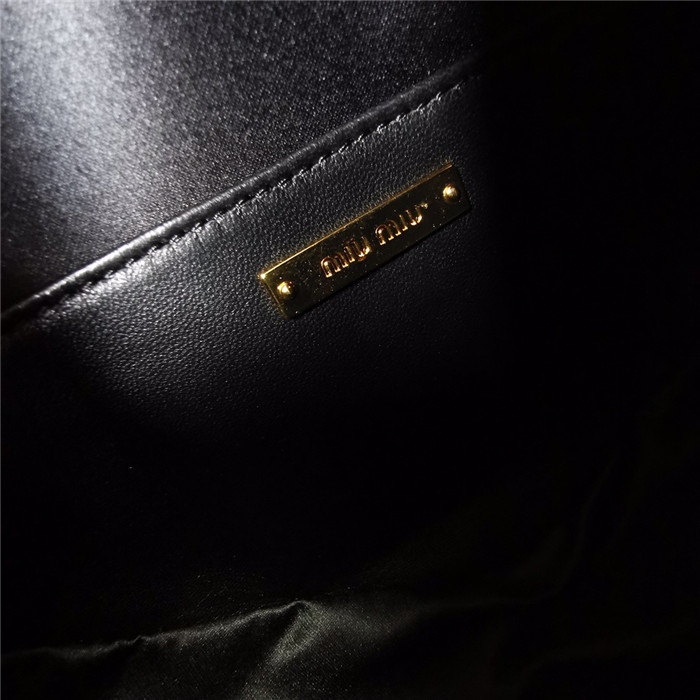 미우미우 하트 숄더백 5BH166-1 2020신상