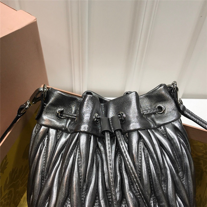 미우미우 버킷백 5BE014-1 2020/신상