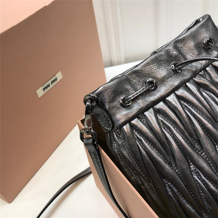 미우미우 버킷백 5BE014-1 2020/신상