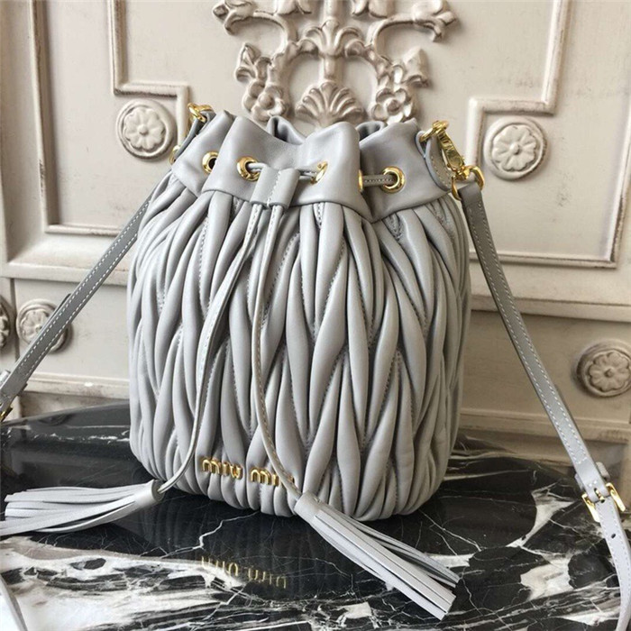 미우미우 버킷백 5BE014-3 2020/신상