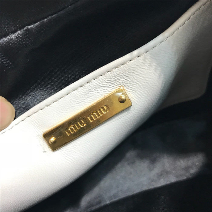 미우미우 카메라백 5BH118-2 2020/신상