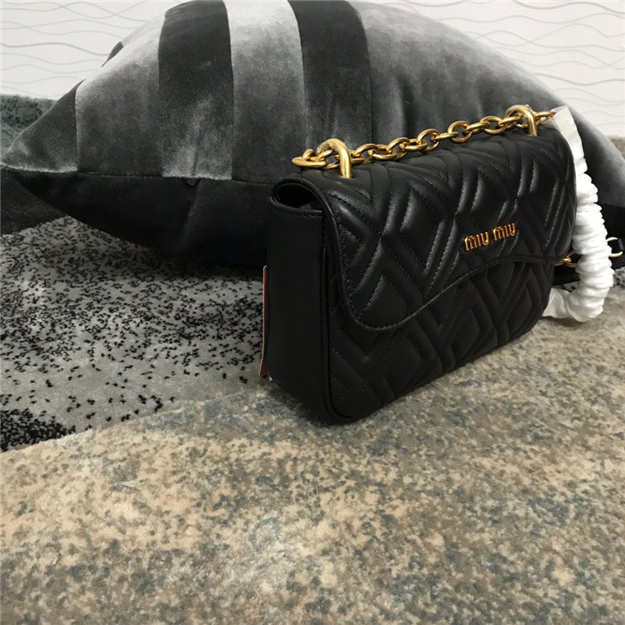 미우미우 체인 숄더백 5BD104-1 2020/신상