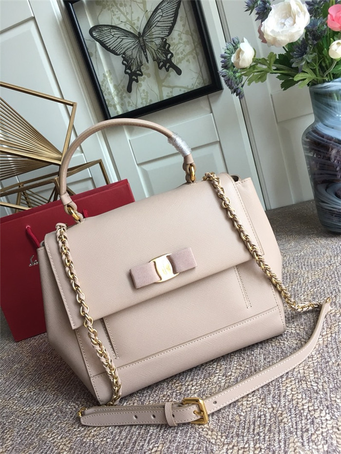 페레가모 바라 플랩백 GM 21F558-2