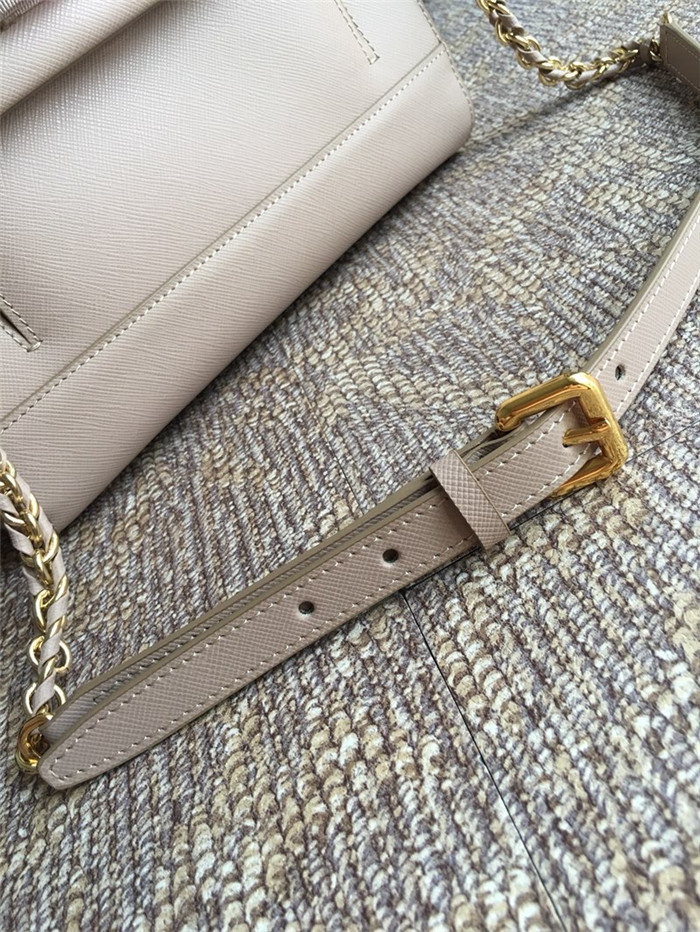 페레가모 바라 플랩백 GM 21F558-2