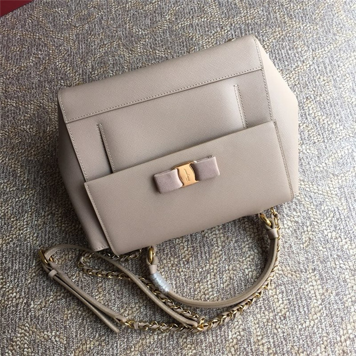 페레가모 바라 플랩백 GM 21F558-2