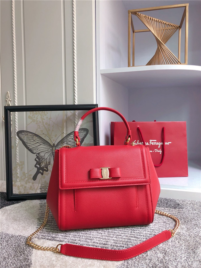 페레가모 바라 플랩백 GM 21F558-3