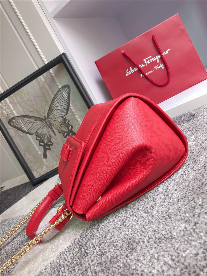 페레가모 바라 플랩백 GM 21F558-3