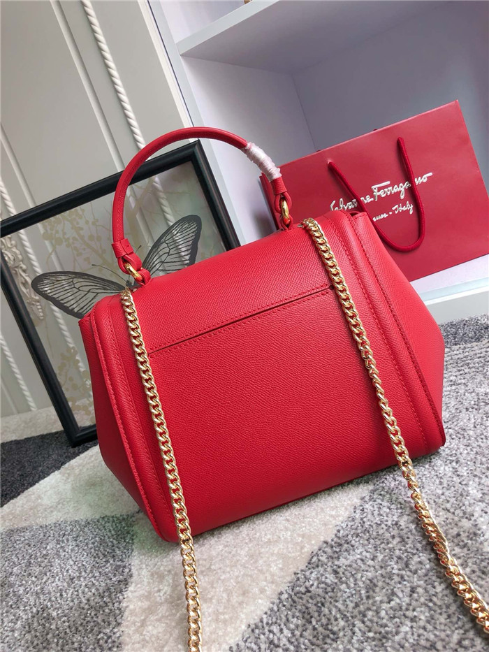 페레가모 바라 플랩백 GM 21F558-3