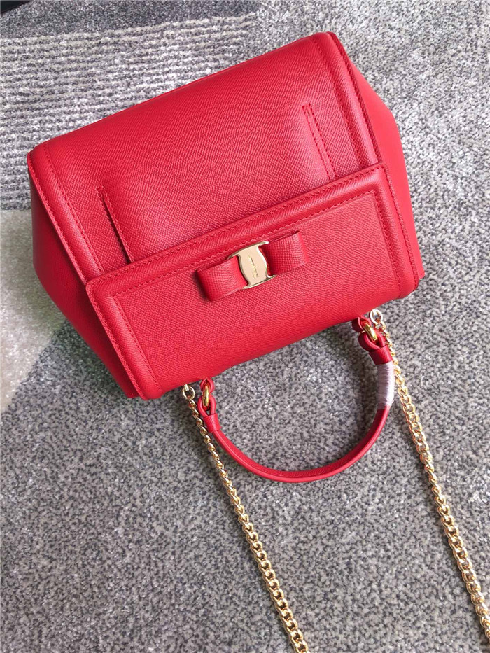 페레가모 바라 플랩백 GM 21F558-3