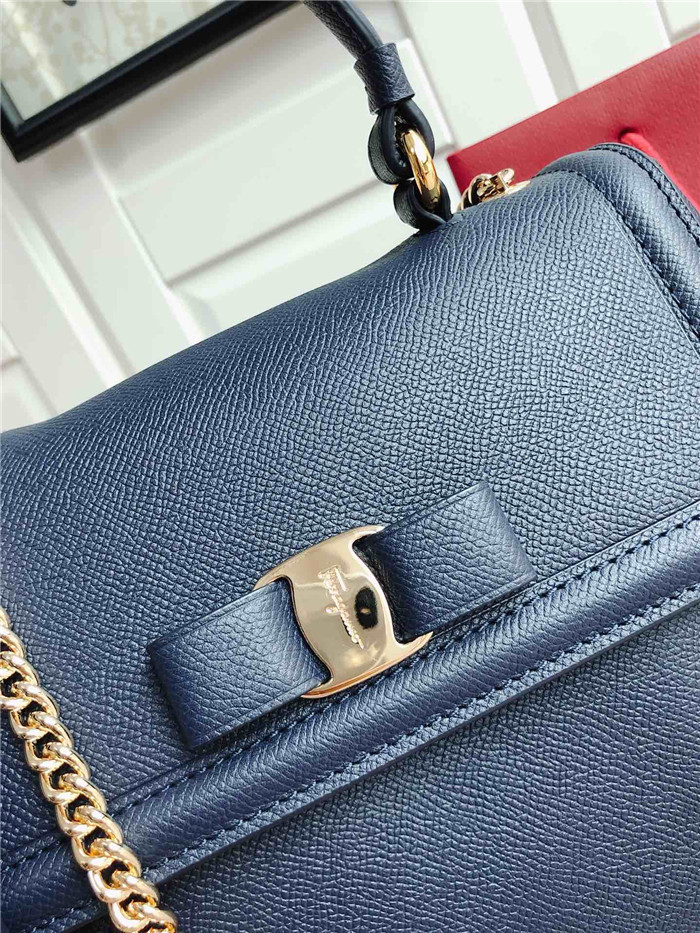 페레가모 바라 플랩백 GM 21F558-4