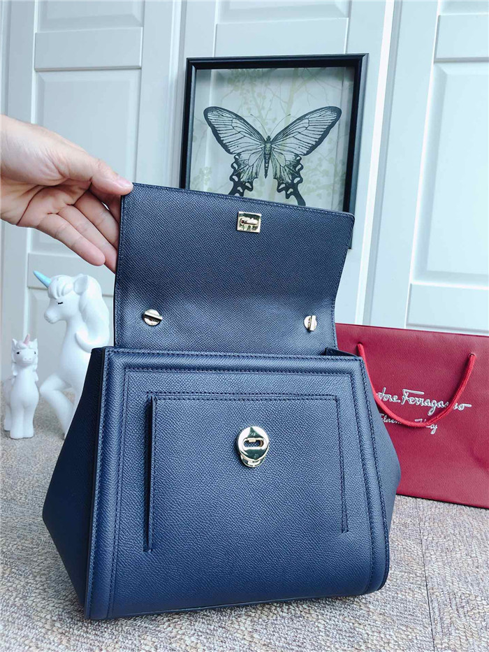 페레가모 바라 플랩백 GM 21F558-4