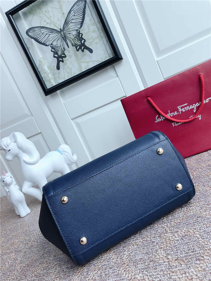 페레가모 바라 플랩백 GM 21F558-4