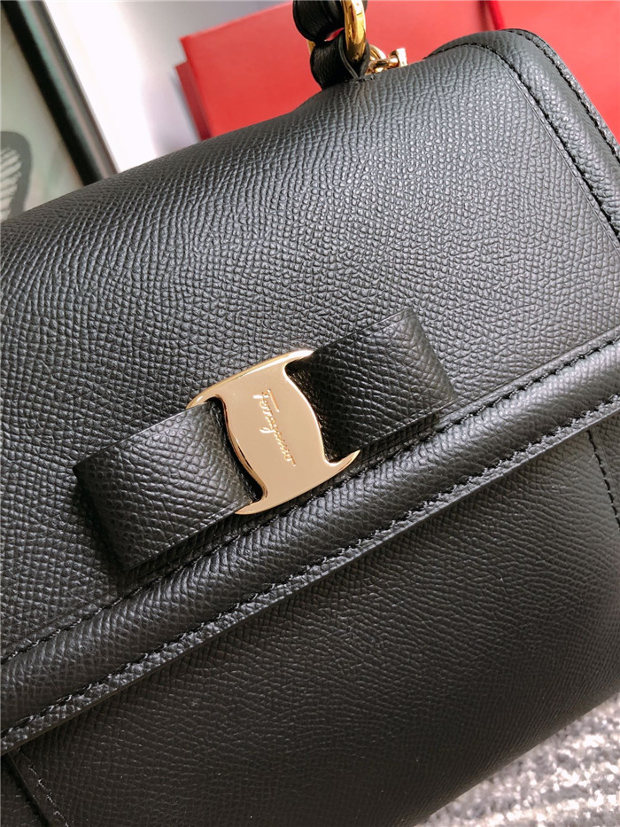 페레가모 바라 플랩백 GM 21F558-5