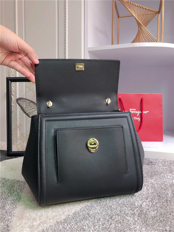 페레가모 바라 플랩백 GM 21F558-5