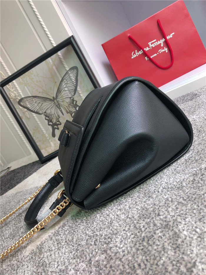 페레가모 바라 플랩백 GM 21F558-5