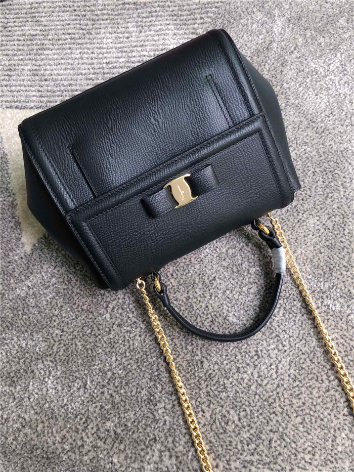 페레가모 바라 플랩백 GM 21F558-5