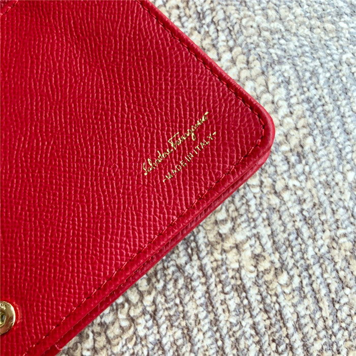 페레가모 미니 체인 숄더백 22C916-2