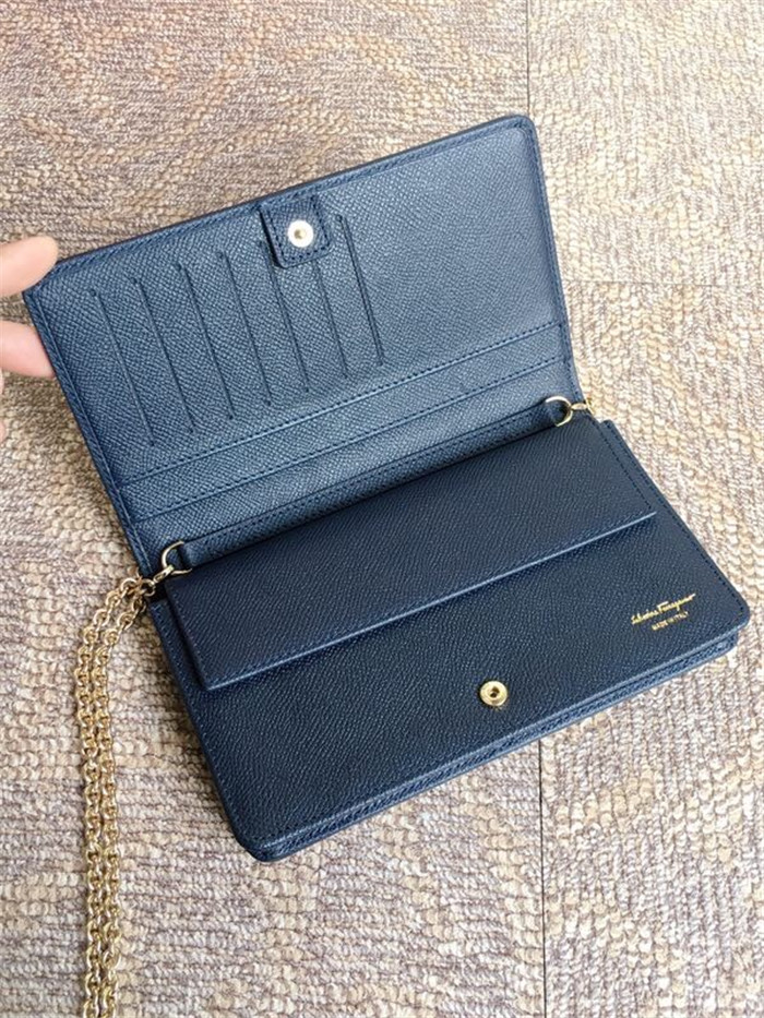 페레가모 미니 체인 숄더백 22C916-3