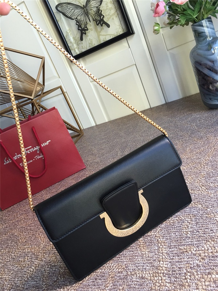 페레가모 체인 숄더백 21F557-1