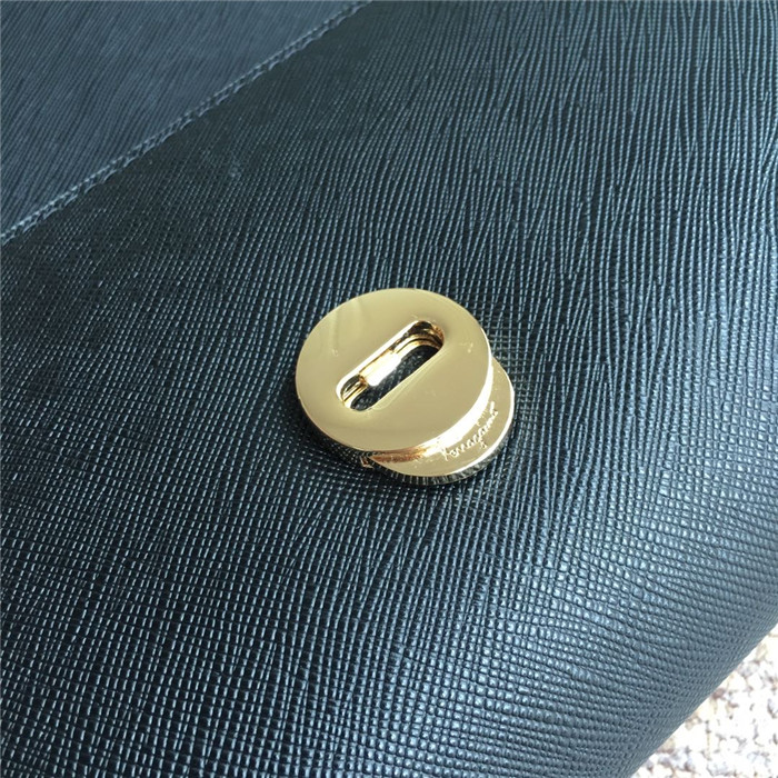 페레가모 체인 숄더백 21CM 22B558-3