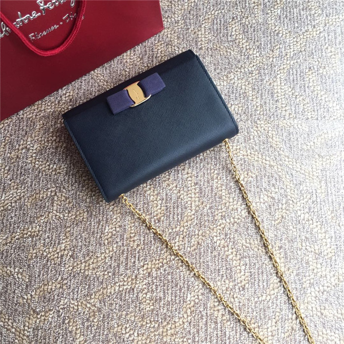 페레가모 미니 체인 숄더백 19CM 22B558-2