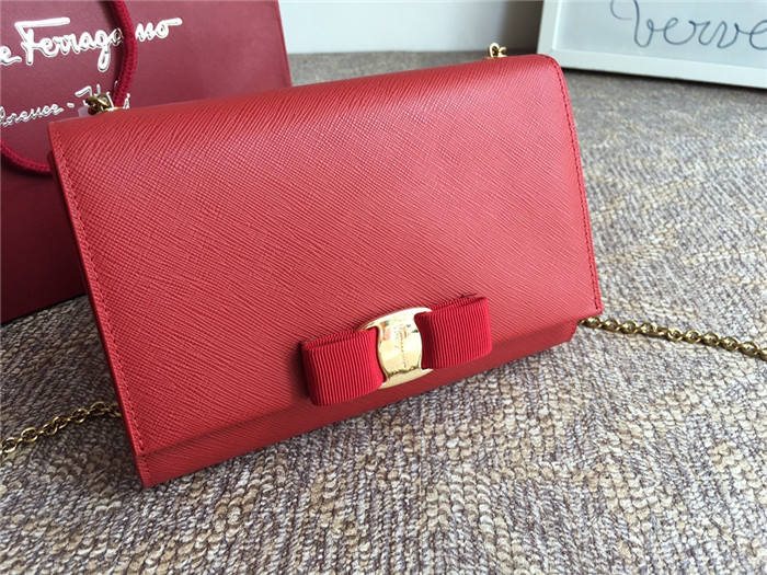 페레가모 미니 체인 숄더백 19CM 22B558-3