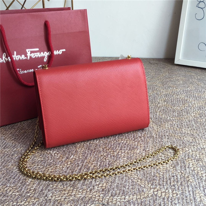 페레가모 미니 체인 숄더백 19CM 22B558-3