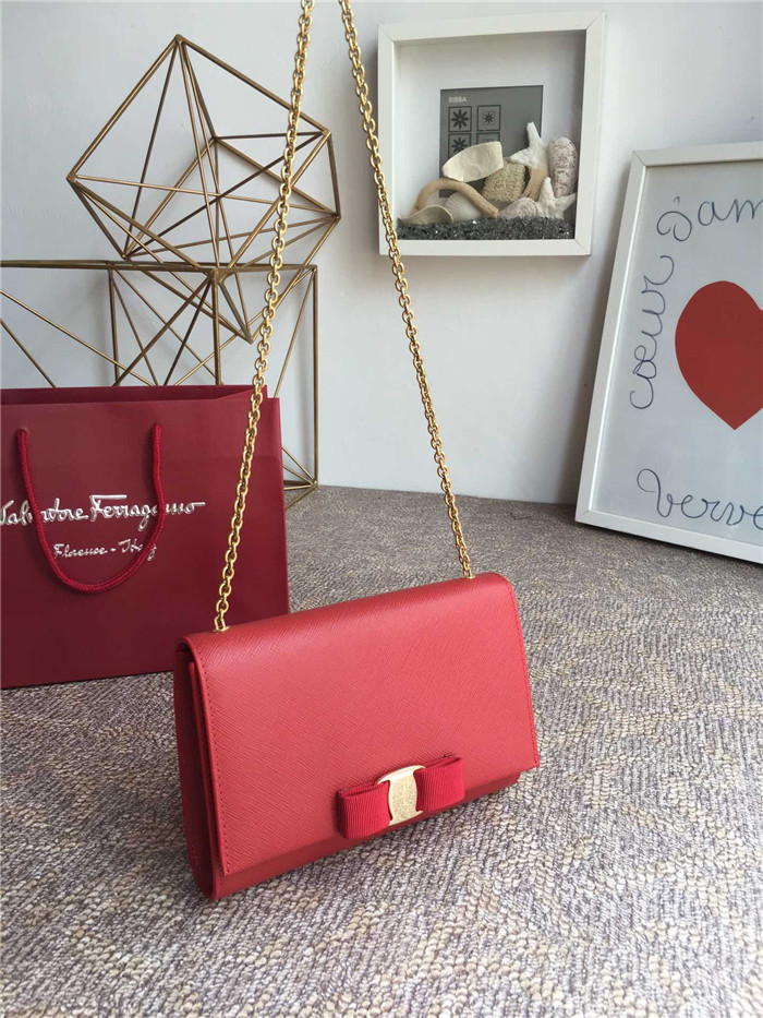 페레가모 미니 체인 숄더백 19CM 22B558-3