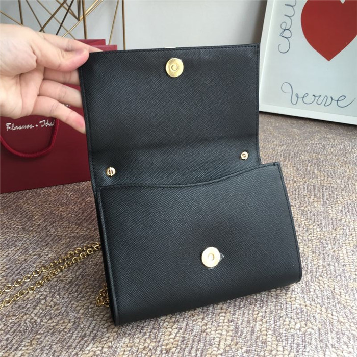 페레가모 미니 체인 숄더백 19CM 22B558-4