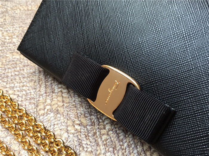 페레가모 미니 체인백 22B875-1