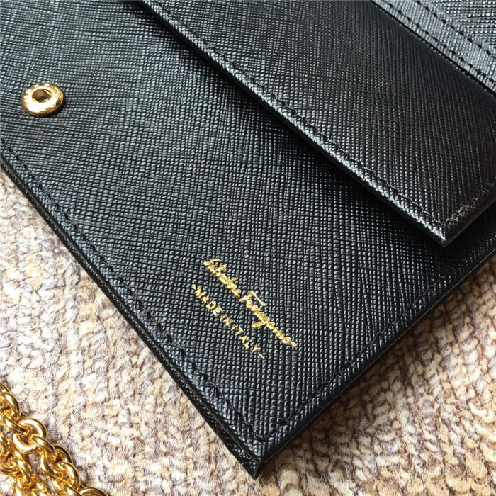 페레가모 미니 체인백 22B875-1