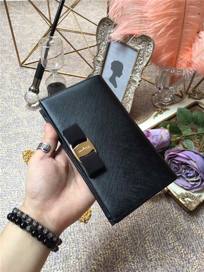 페레가모 미니 체인백 22B875-1