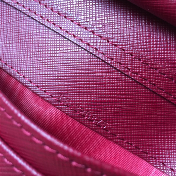 페레가모 미니 체인백 22B875-2