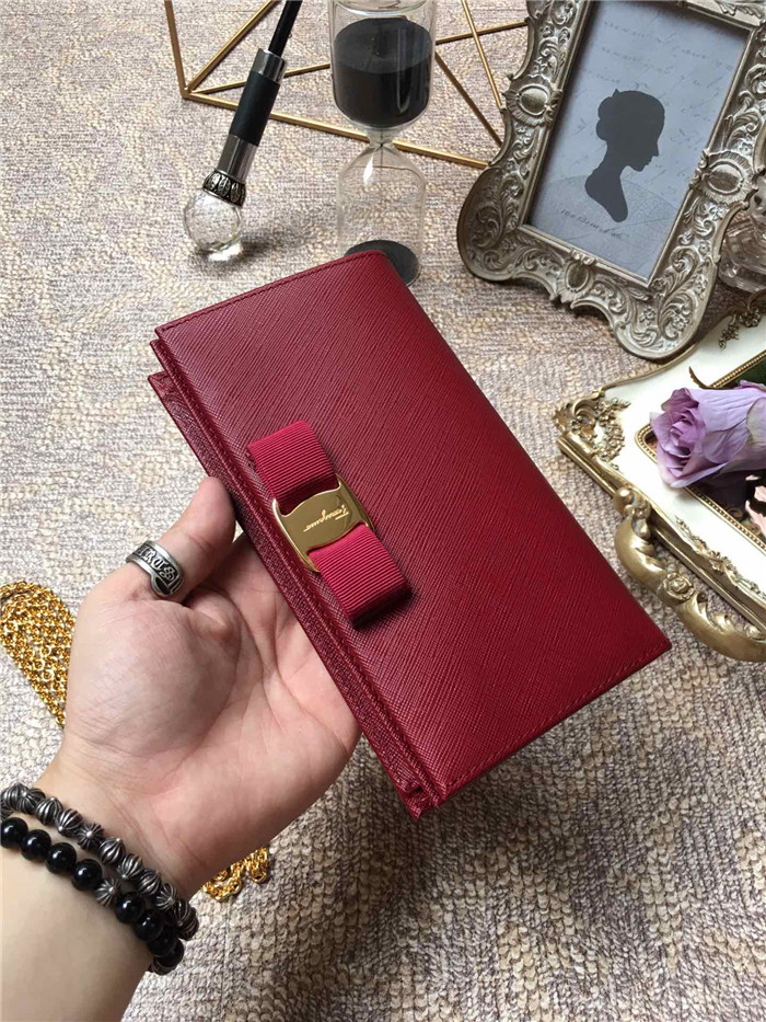 페레가모 미니 체인백 22B875-2