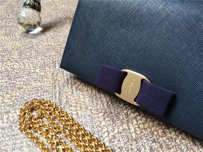 페레가모 미니 체인백 22B875-3