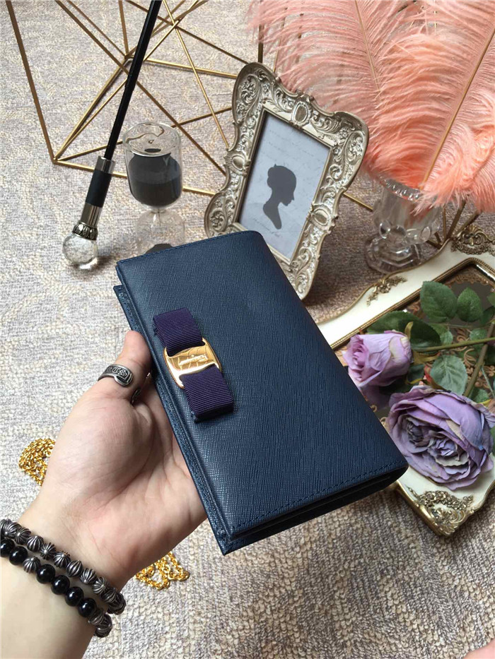 페레가모 미니 체인백 22B875-3