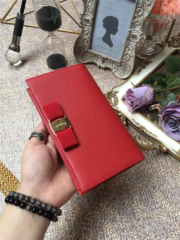 페레가모 미니 체인백 22B875-4