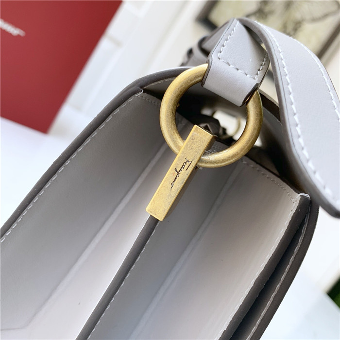 페레가모 플랩백 21H321-1 2020/신상