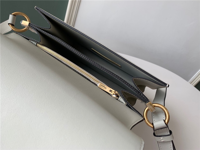 페레가모 플랩백 21H321-2 2020/신상